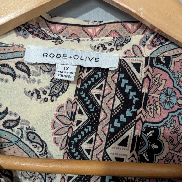 Patterned Women's Top - Picture 5 of 10